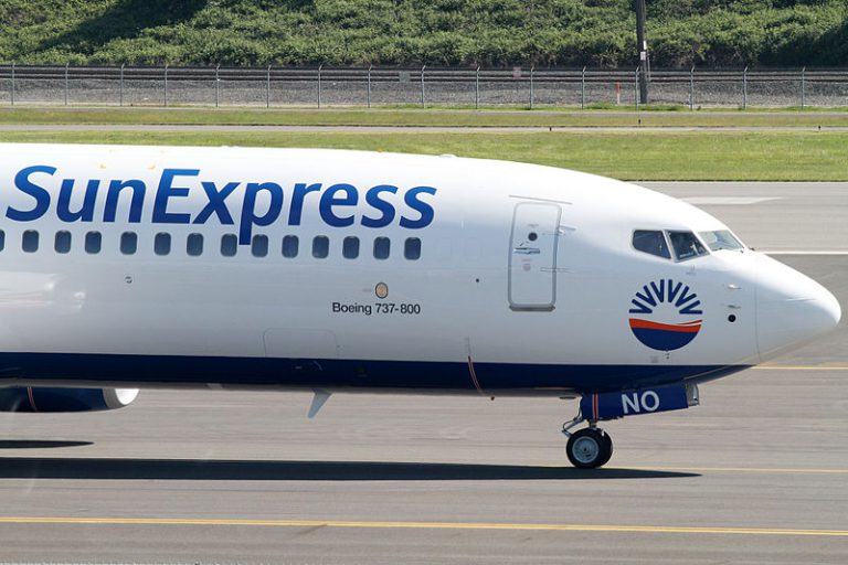 SunExpress am Flughafen Hannover, Terminal B + C